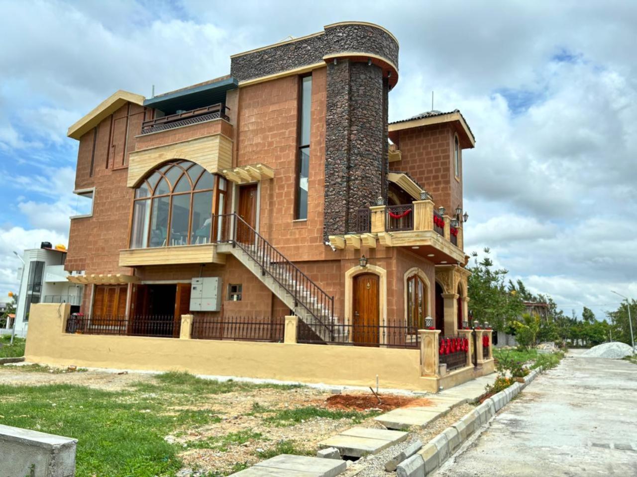 Mia Madre Villa Bangalore Eksteriør bilde